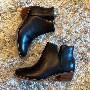 Cole haan black bootie - like new with free shipping!!